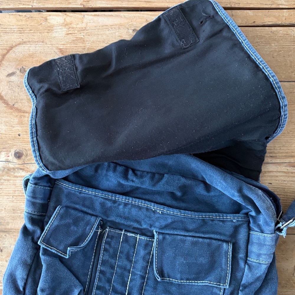 Bongo Denim Crossbody Messenger Bag with Fun Patches Hippie Boho fun! - Picture 10 of 11